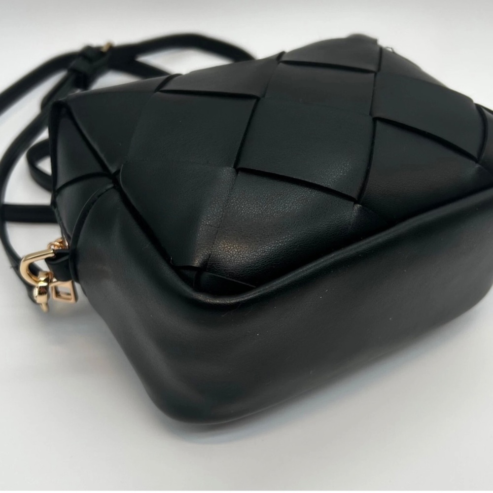 A New Day Black Cube Woven Crossbody - Picture 8 of 9
